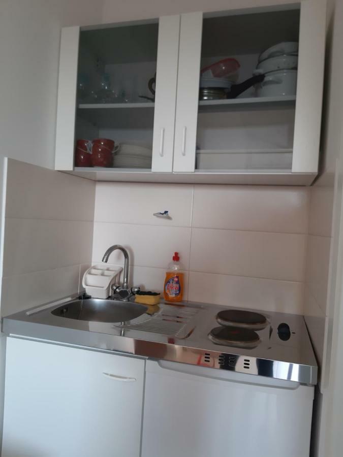 Studio Apartman Lady Apartment Njivice Exterior foto
